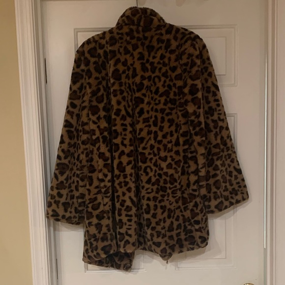 Leopard winter jacket - Picture 3 of 3